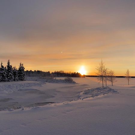 Hotelli Kultainen Joutsen Kuusamo Esterno foto