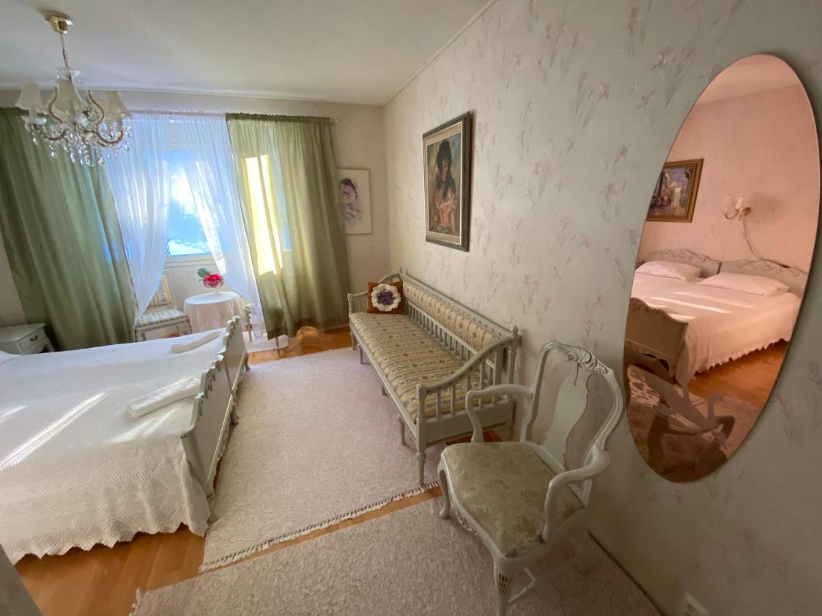 Hotelli Kultainen Joutsen Kuusamo Esterno foto