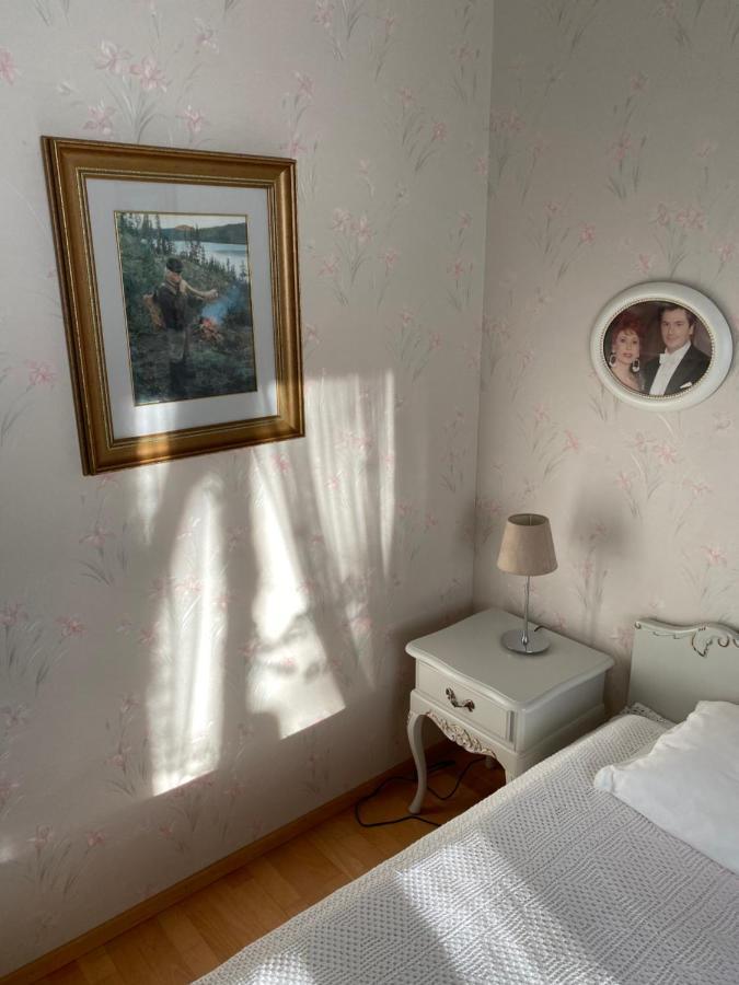 Hotelli Kultainen Joutsen Kuusamo Esterno foto