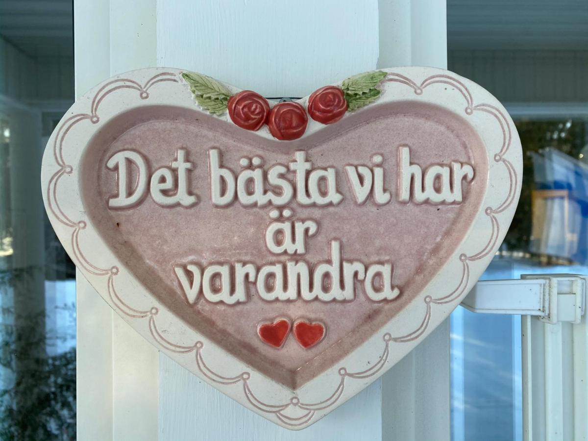 Hotelli Kultainen Joutsen Kuusamo Esterno foto