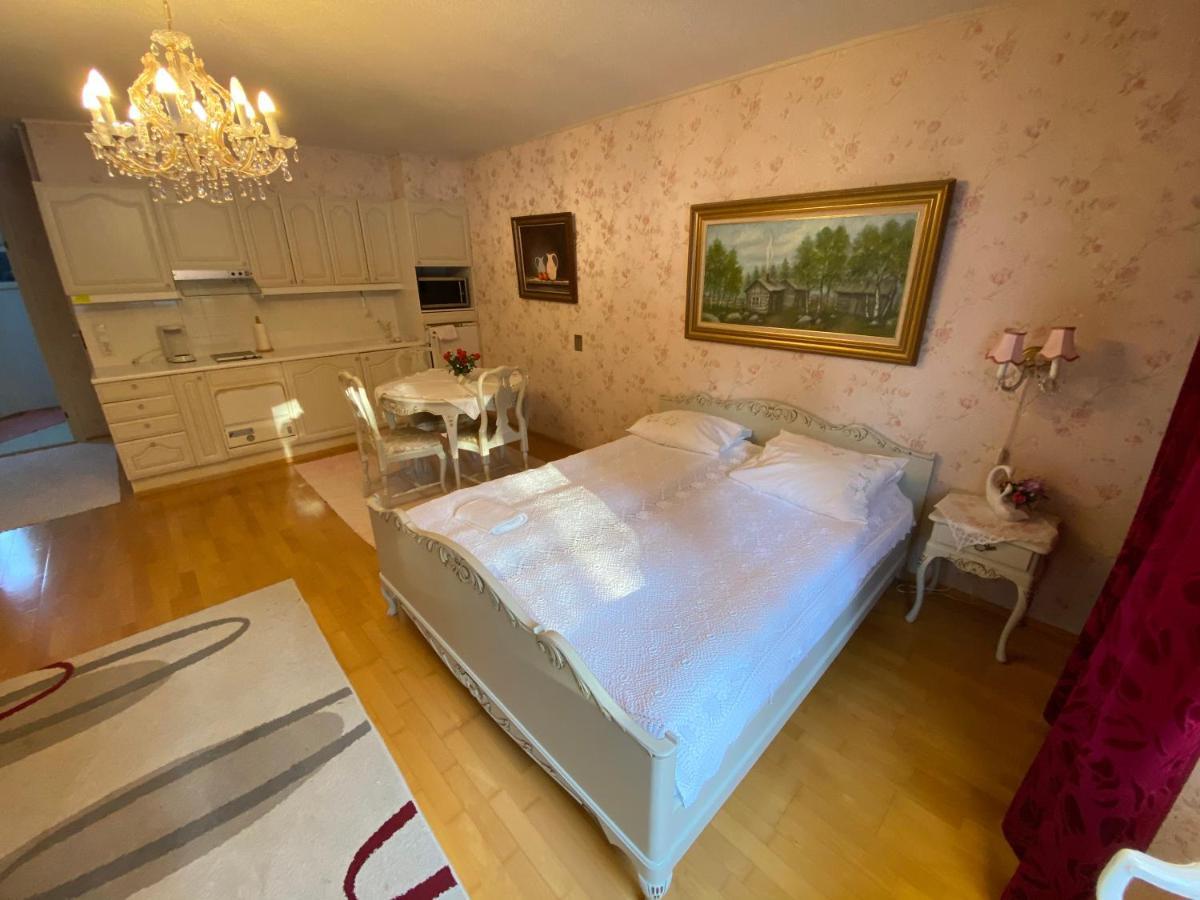 Hotelli Kultainen Joutsen Kuusamo Esterno foto