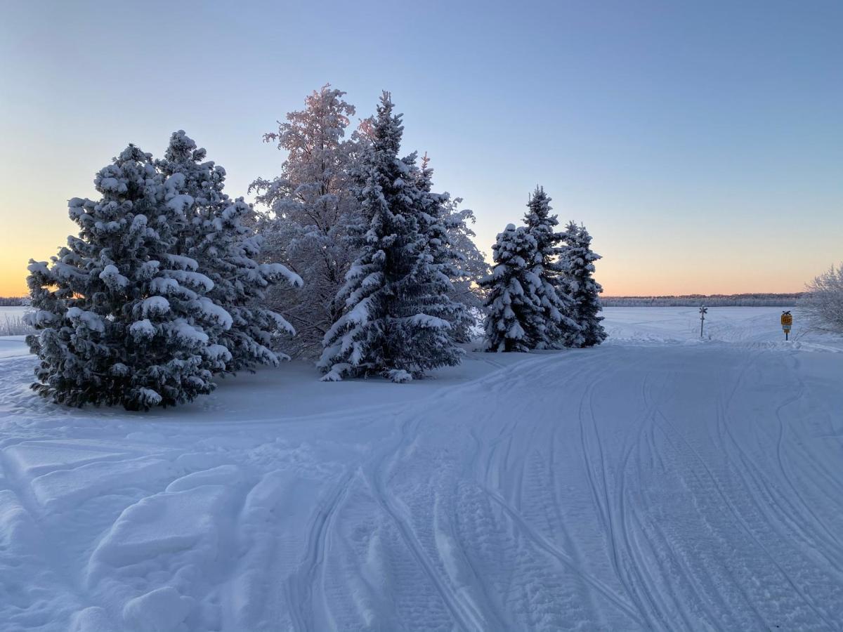 Hotelli Kultainen Joutsen Kuusamo Esterno foto